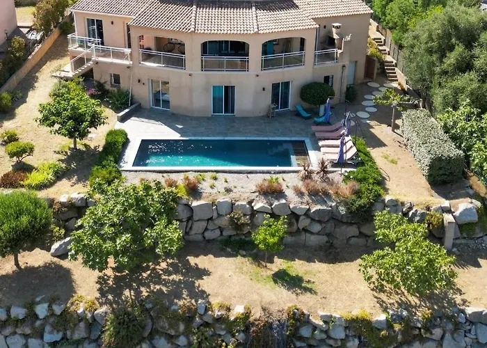 De Charme Avec Piscine Et Vue En Corse Du Sud 别墅