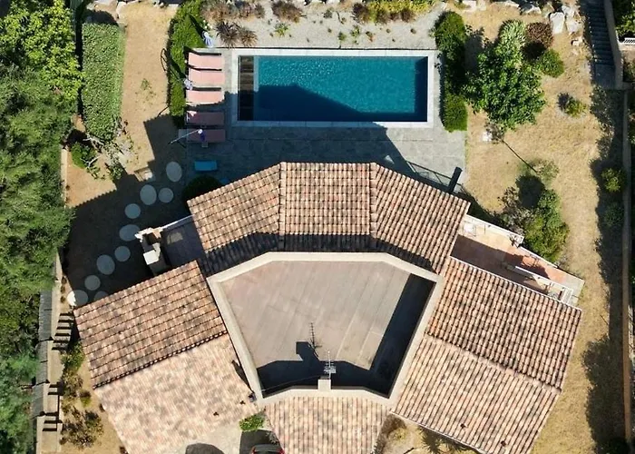 De Charme Avec Piscine Et Vue En Corse Du Sud 普罗普里亚诺