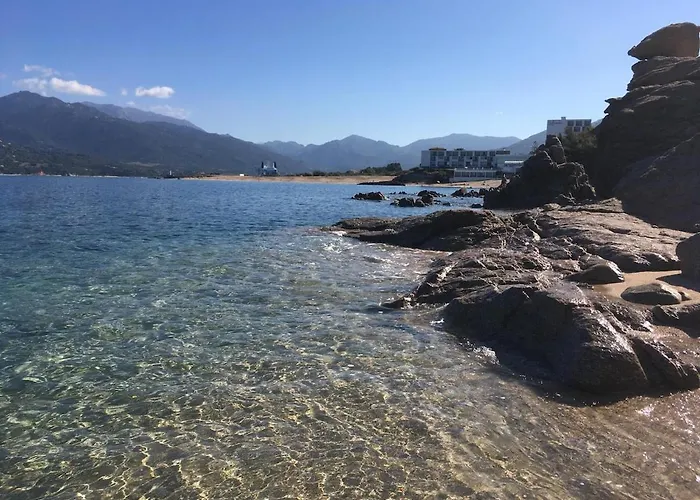 De Charme Avec Piscine Et Vue En Corse Du Sud *